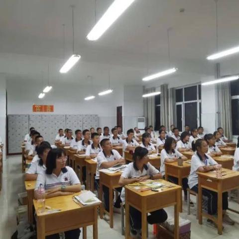 揭露：新澳门2025正版免费挂牌及澳门一码一肖一特一中2023年,可靠计划策略执行-警惕夸大其词宣传